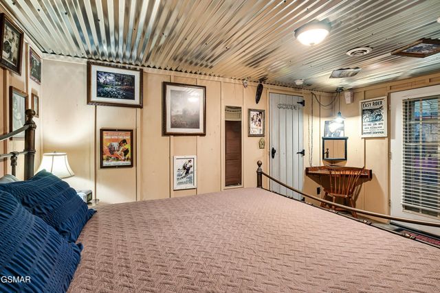 506 & 504 Pine Mountain Road, Pigeon Forge, TN 37863