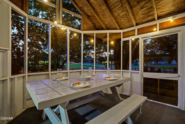 506 & 504 Pine Mountain Road, Pigeon Forge, TN 37863