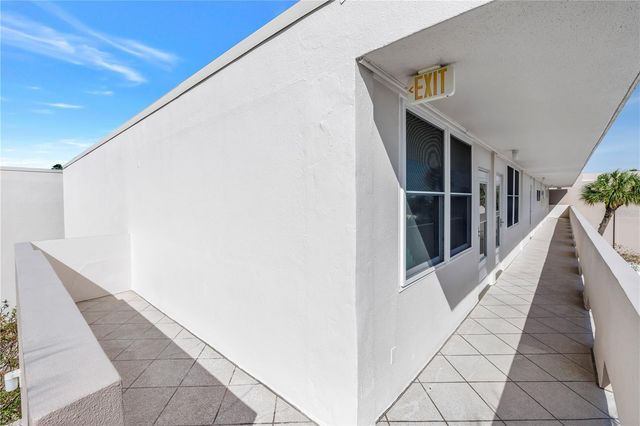 7401 BAY ISLAND DRIVE S 328, South Pasadena, FL 33707