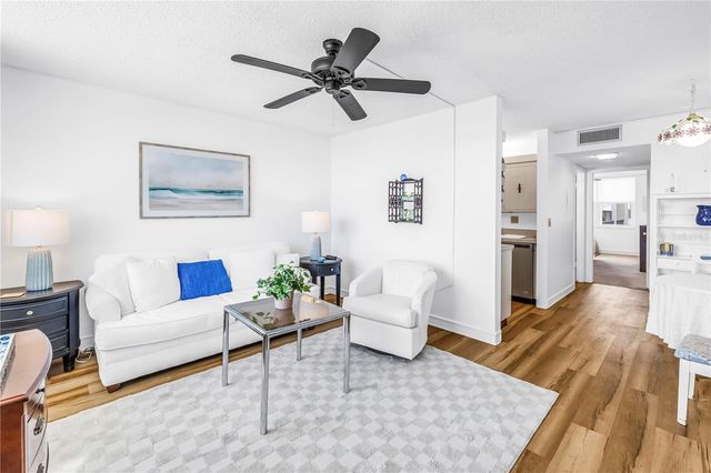 7401 BAY ISLAND DRIVE S 328, South Pasadena, FL 33707