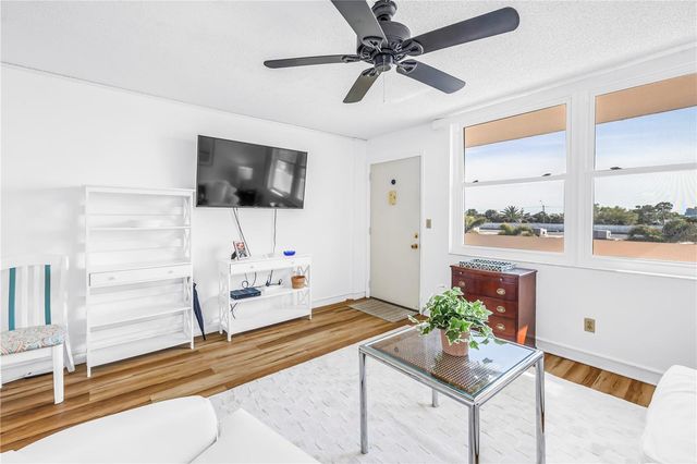 7401 BAY ISLAND DRIVE S 328, South Pasadena, FL 33707