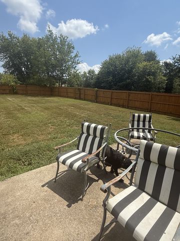 963 Hot Shot Dr, Clarksville, TN 37042