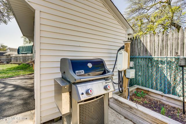 17 Walters Street, Keansburg, NJ 07734