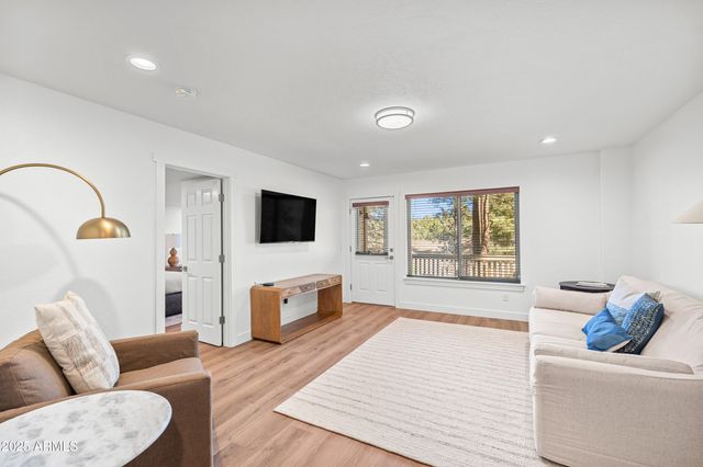 6024 E MOUNTAIN OAKS Drive, Flagstaff, AZ 86004