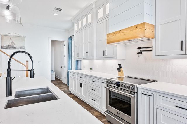 2301 Trinidad Drive, Crystal Beach, TX 77650