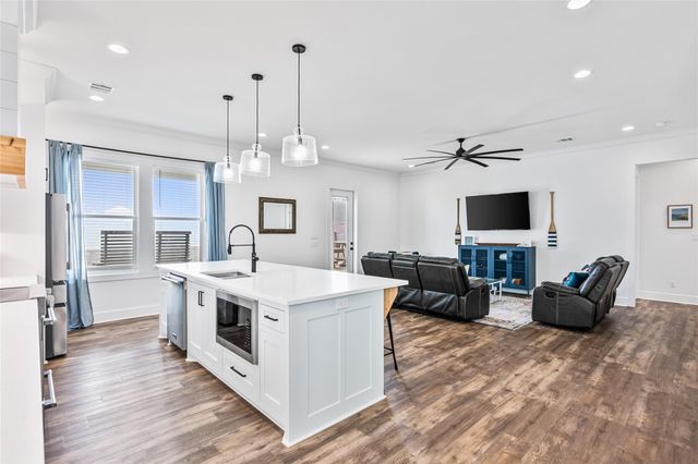 2301 Trinidad Drive, Crystal Beach, TX 77650