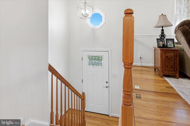 389 W DUCK ST, Front Royal, VA 22630