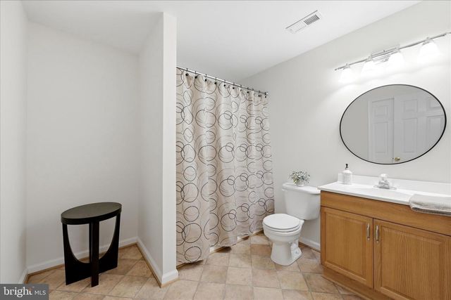 389 W DUCK ST, Front Royal, VA 22630