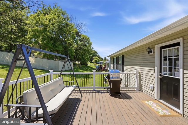 389 W DUCK ST, Front Royal, VA 22630