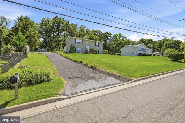 389 W DUCK ST, Front Royal, VA 22630