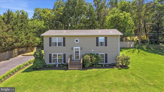 389 W DUCK ST, Front Royal, VA 22630