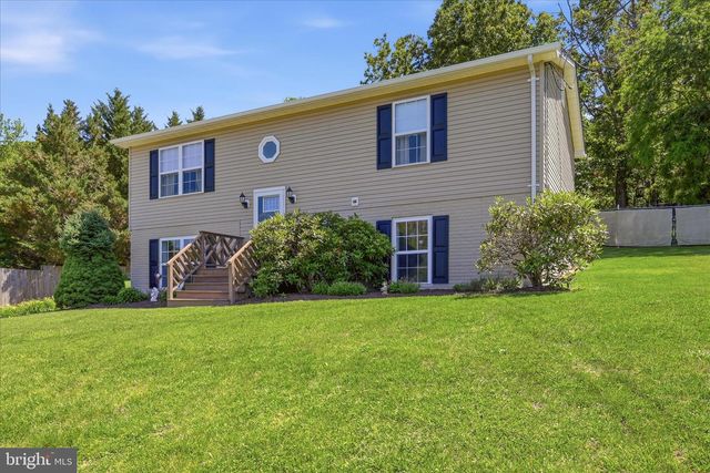 389 W DUCK ST, Front Royal, VA 22630