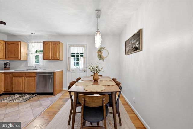 389 W DUCK ST, Front Royal, VA 22630