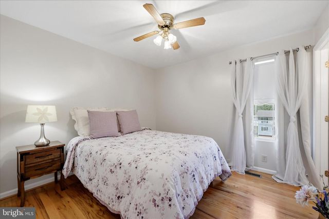 389 W DUCK ST, Front Royal, VA 22630