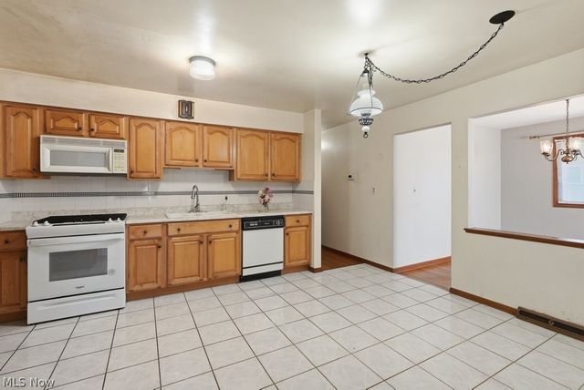 33305 W Sharondale Drive, Solon, OH 44139