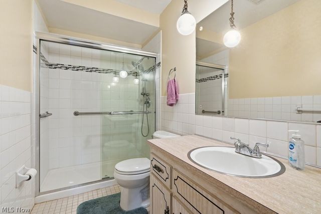 33305 W Sharondale Drive, Solon, OH 44139