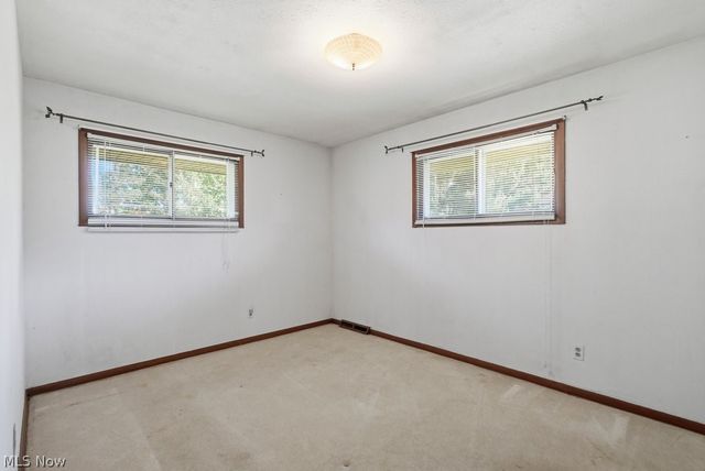 33305 W Sharondale Drive, Solon, OH 44139