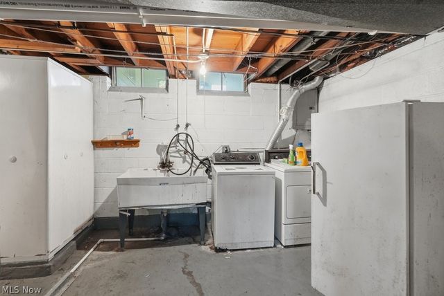 33305 W Sharondale Drive, Solon, OH 44139