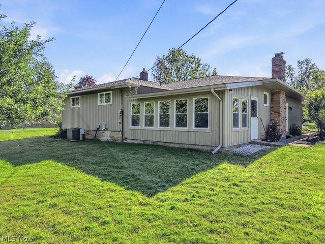 33305 W Sharondale Drive, Solon, OH 44139