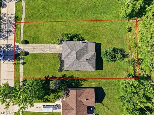 33305 W Sharondale Drive, Solon, OH 44139