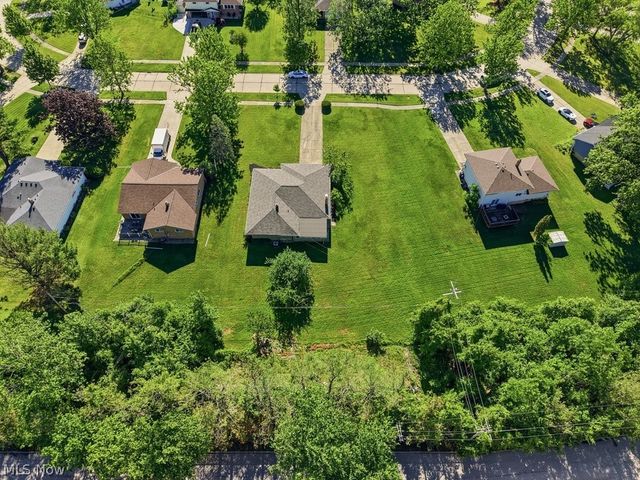 33305 W Sharondale Drive, Solon, OH 44139