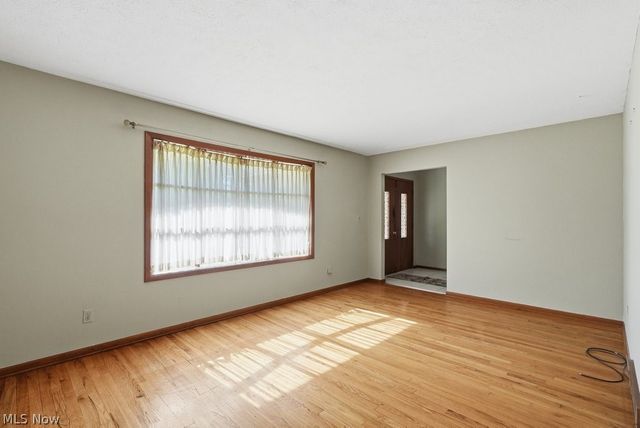 33305 W Sharondale Drive, Solon, OH 44139