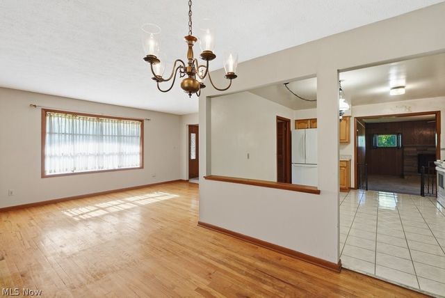 33305 W Sharondale Drive, Solon, OH 44139