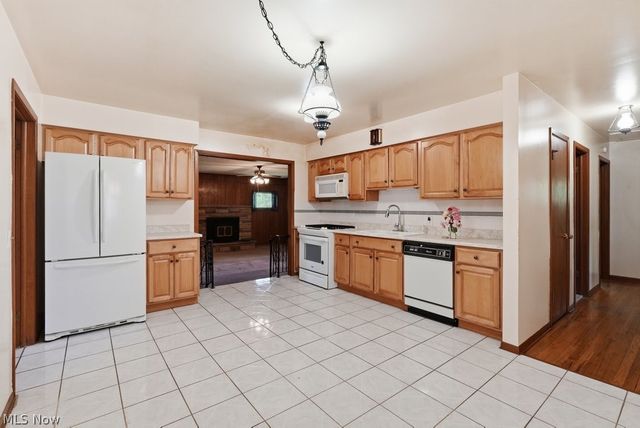 33305 W Sharondale Drive, Solon, OH 44139