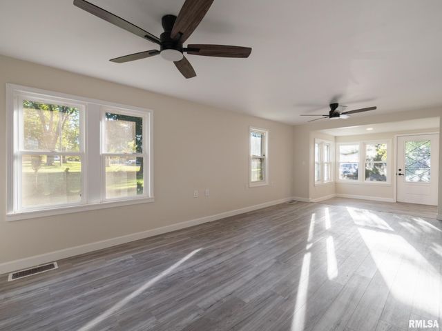 118 N ROOSEVELT Street, North Pekin, IL 61554