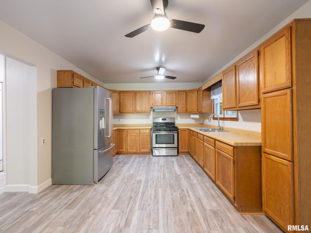 118 N ROOSEVELT Street, North Pekin, IL 61554