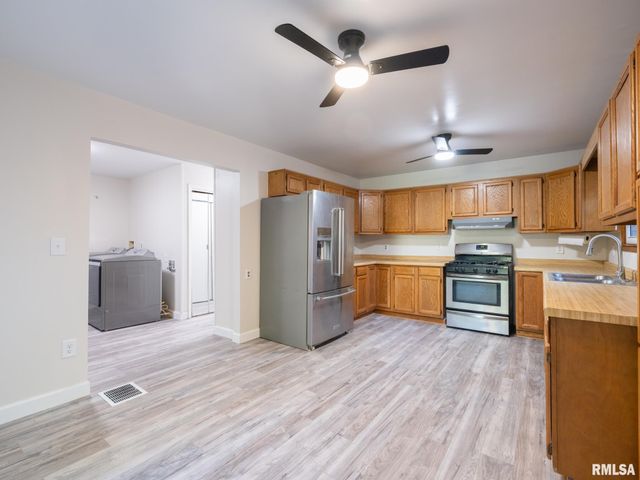 118 N ROOSEVELT Street, North Pekin, IL 61554