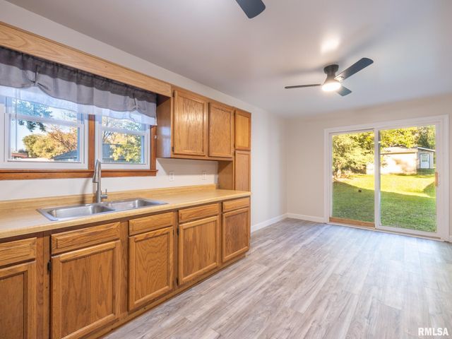 118 N ROOSEVELT Street, North Pekin, IL 61554