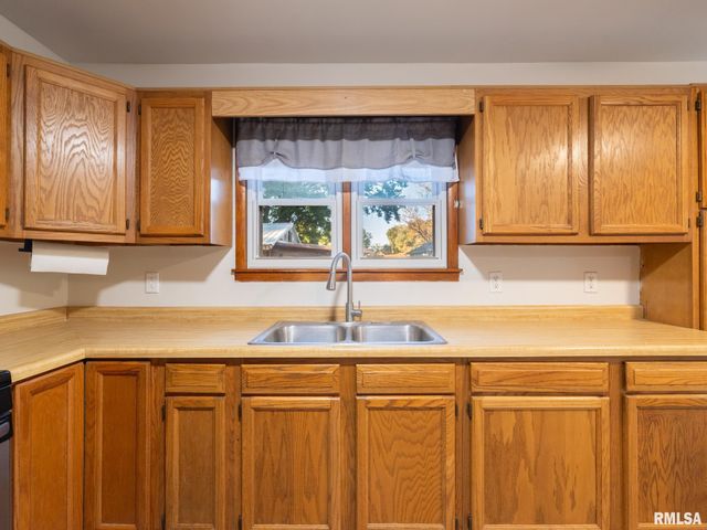 118 N ROOSEVELT Street, North Pekin, IL 61554
