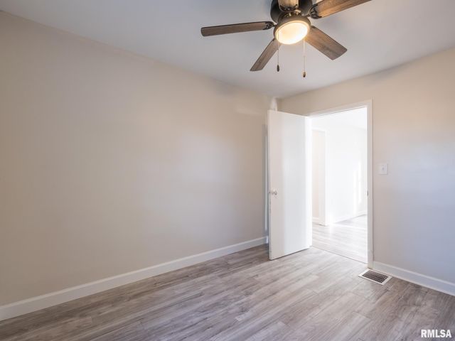 118 N ROOSEVELT Street, North Pekin, IL 61554