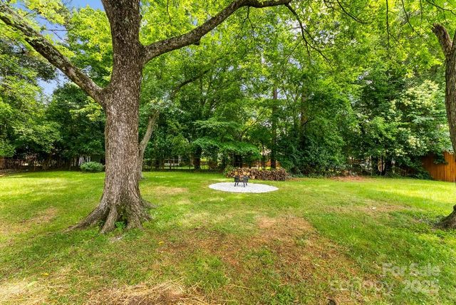 1426 Larkfield Lane, Charlotte, NC 28210