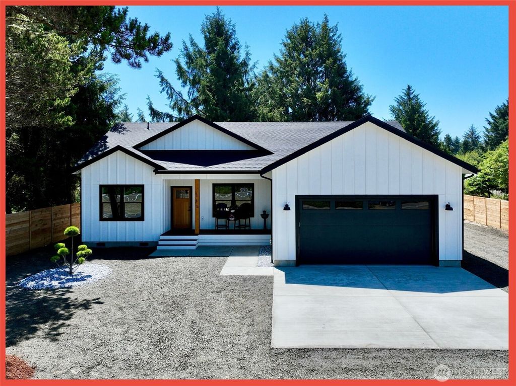 141 Taurus Boulevard SW, Ocean Shores, WA 98569
