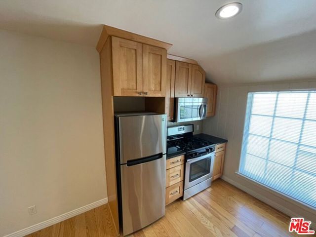 3192 Queensbury Drive, Los Angeles, CA 90064