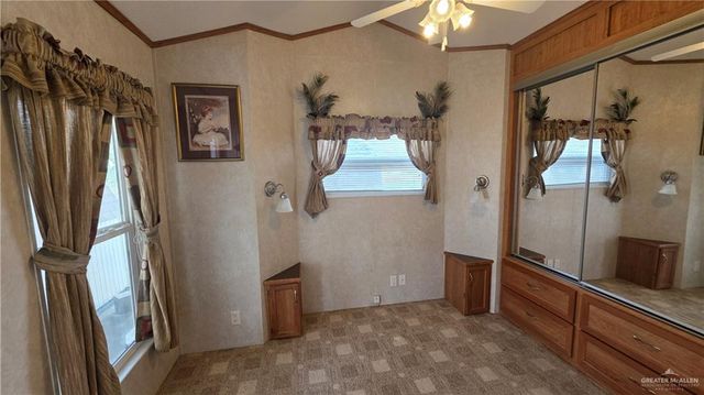 2420 Bobolink Circle W, Palmview, TX 78572