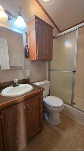 2420 Bobolink Circle W, Palmview, TX 78572