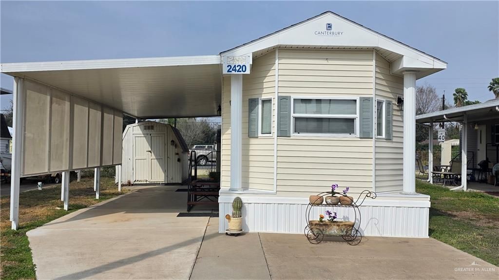 2420 Bobolink Circle W, Palmview, TX 78572