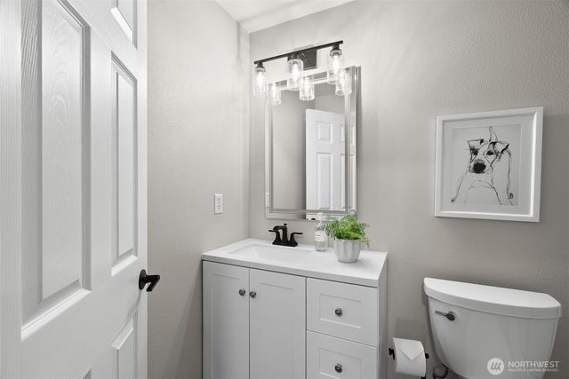 27581 Heavenly Place NE, Kingston, WA 98346