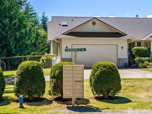 27581 Heavenly Place NE, Kingston, WA 98346