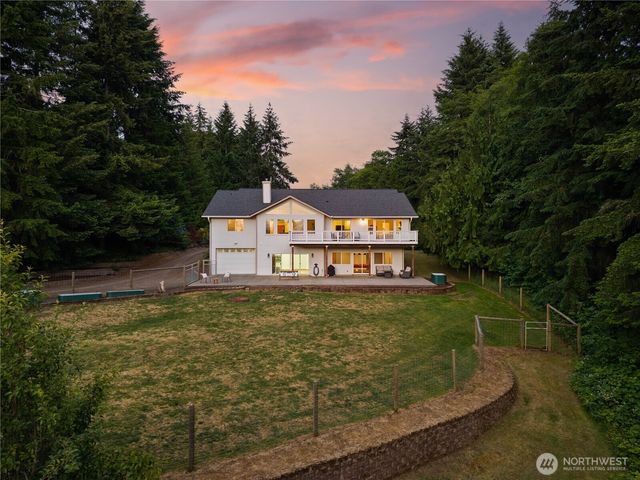 27581 Heavenly Place NE, Kingston, WA 98346