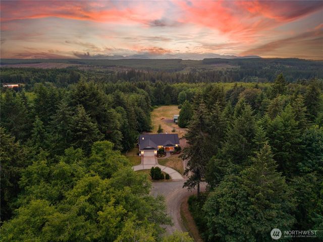 27581 Heavenly Place NE, Kingston, WA 98346