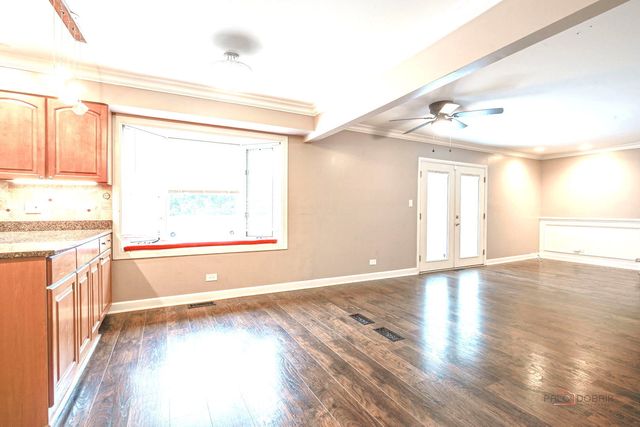 562 Applegate Lane, Lake Zurich, IL 60047