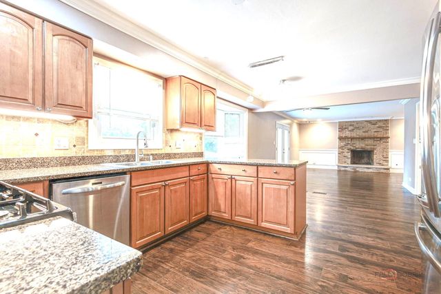 562 Applegate Lane, Lake Zurich, IL 60047