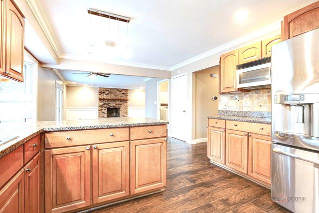 562 Applegate Lane, Lake Zurich, IL 60047
