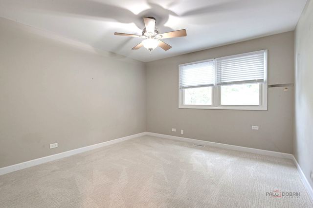562 Applegate Lane, Lake Zurich, IL 60047