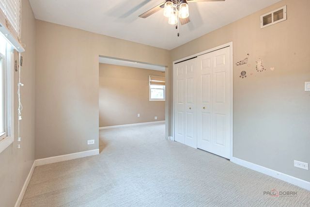 562 Applegate Lane, Lake Zurich, IL 60047