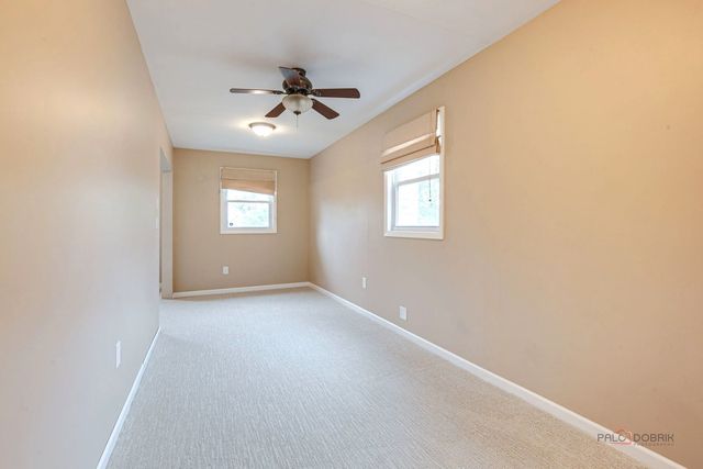 562 Applegate Lane, Lake Zurich, IL 60047